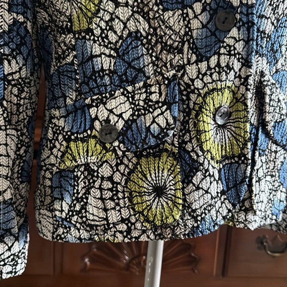 Gump's Geometric Floral Patterned Button-Up Jacket Size Large - Picture 4 of 13